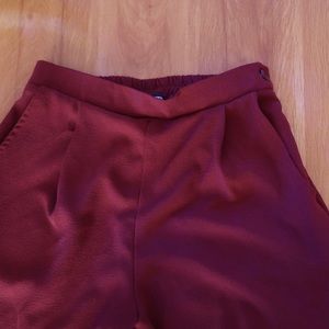 NEVER WORN CUTE MAROON PANTS